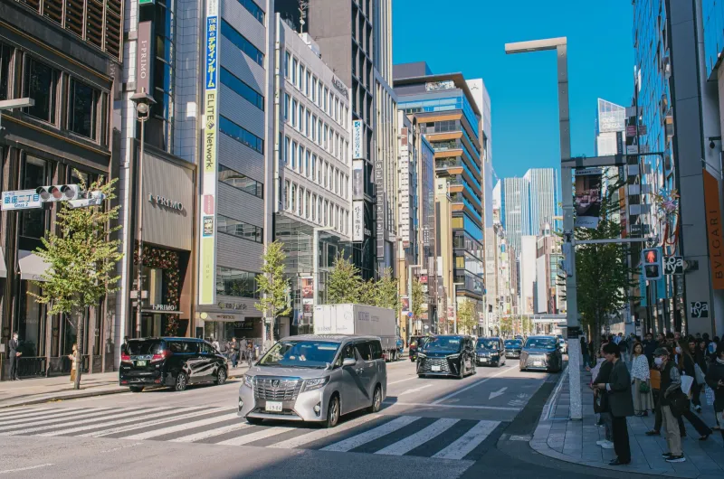 The Architecture of Always: How Ginza's Most Refined Professionals Dress Beyond the Season